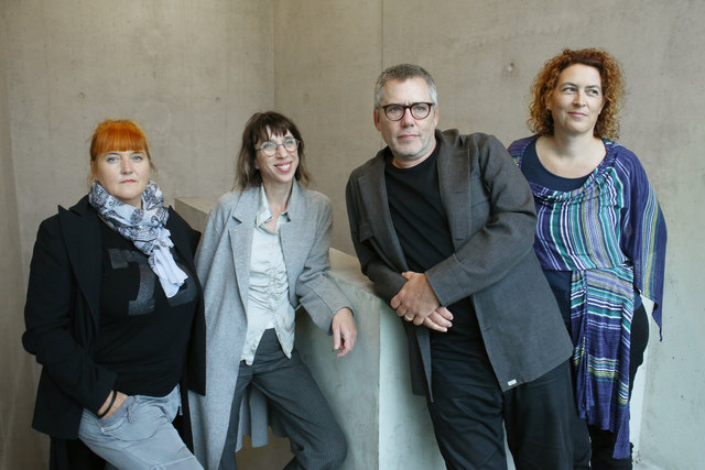 Dagmar Höss (vom Vorstand des Festivals der Regionen), Susanne Blaimschein (vom Vorstand des Festivals der Regionen), Airan Berg (Künstlerischer Leiter des Festivals der Regionen), Barbara Mitterlehner (Kaufmännische Leiterin des Festivals der Regionen) (v. li.) Nicht am Bild: Gerald Priewasser-Höller (vom Vorstand des Festivals der Regionen)