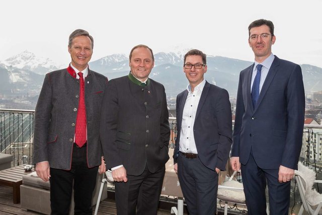 Landesforstdirektor Josef Fuchs, LHStv Josef Geisler, Markus Federspiel (Leiter Abteilung Wasserwirtschaft) und Gebhard Walter (Leiter Sektion Tirol der WLV). | Foto: Die Fotografen