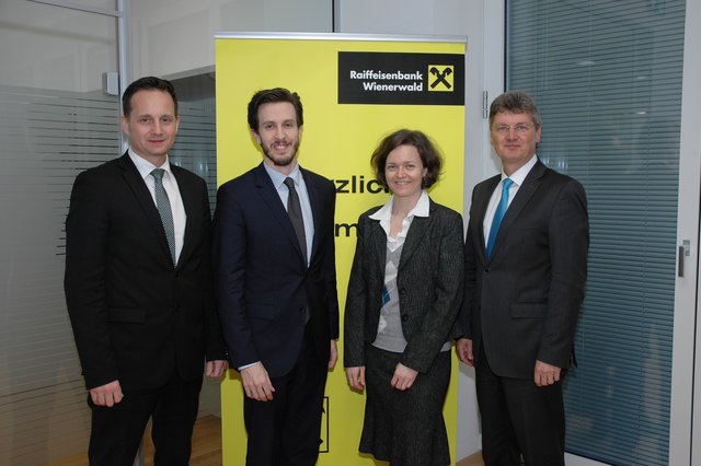 v.l.n.r. Geschäftsleiter Gerald Binder, Jürgen Sykora, Nina Ollinger und Geschäftsleiter Alfons Neumayer