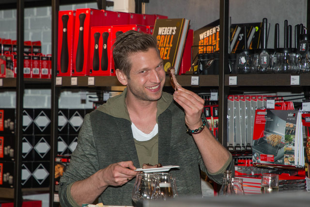 Didi Maier schmeckte das Essen. | Foto: Mike Vogl