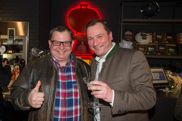 Grillweltmeister Helmut Karl und Weber Österreich Chef Christian Hubinger. | Foto: Mike Vogl