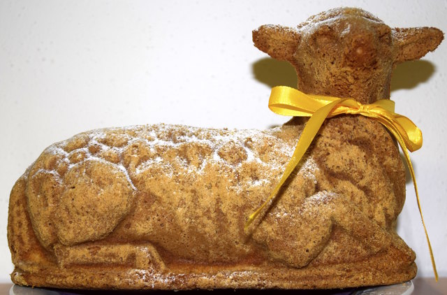 Das Osterlamm der Bäckerei Schmidt in Kitzbühel. | Foto: Johanna Schweinester