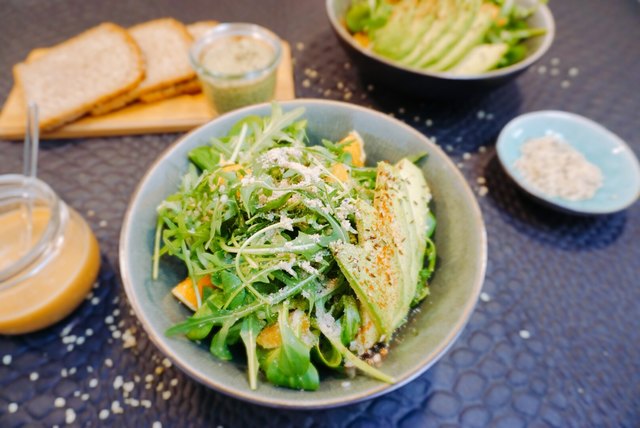 Superfoods enthalten alles was dem Körper gut tut - Superfood Salat mit Avocado. | Foto: Mayrhofer