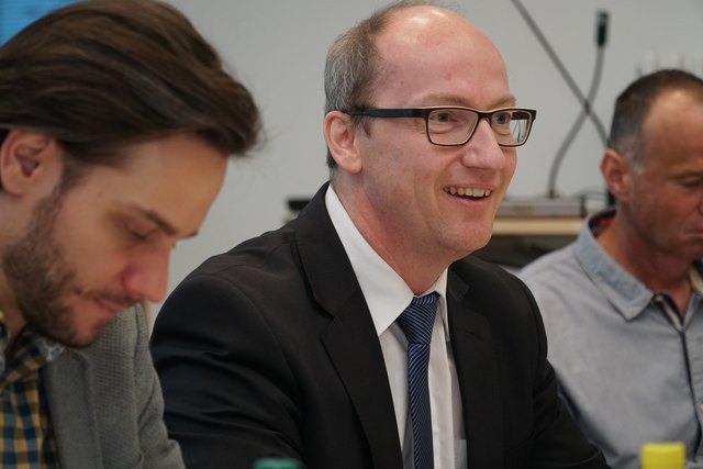 Die Debatte über die Jahresrechnung wurde von Vbgm. Michael Steskal geleitet. Bgm. Oberer musste während dieser vor der Türe warten.