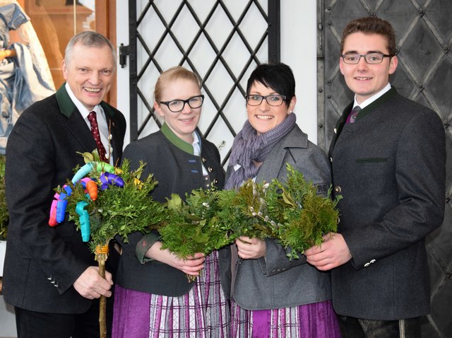 von links: Landtagspräsident Dr. Josef Schöchl, Franziska Niederreiter, Eva-Maria Kriechhammer, Bezirksleiter Matthias Mösl | Foto: Landjugend Salzburg