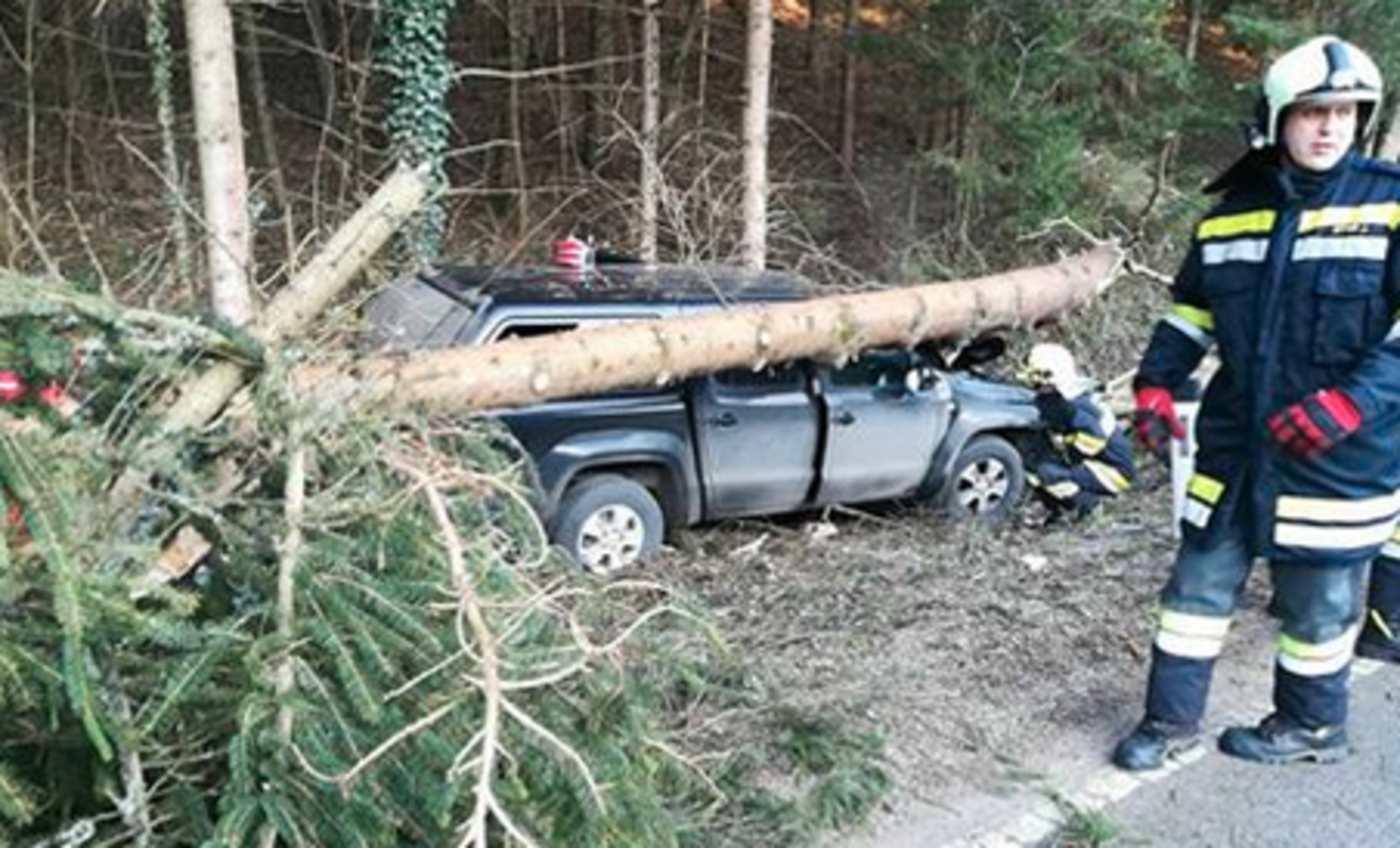 Unfall In Mieming In Sterreich Zwei Menschen Verletzt Unfall In Mieming In Sterreich Zwei Menschen Verletzt