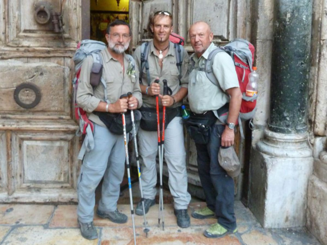 Johannes Aschauer, Otto Klär und David Zwilling bei ihrer Reise auf dem Jerusalemweg. | Foto: KK