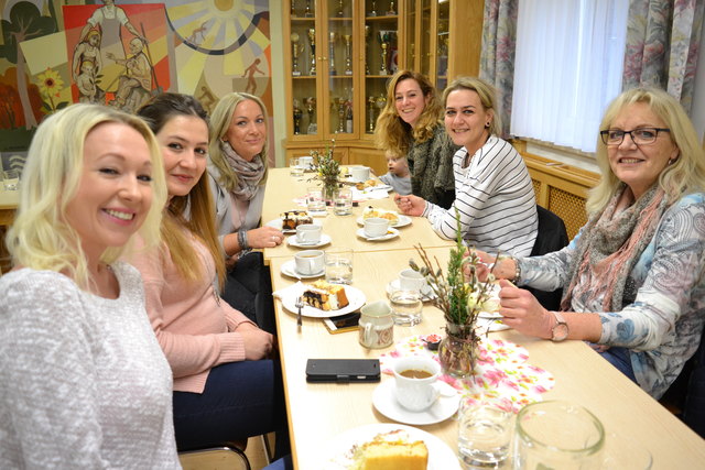 Gemütliches Beisammensein bei Kaffee und Kuchen. | Foto: SPÖ Kammern