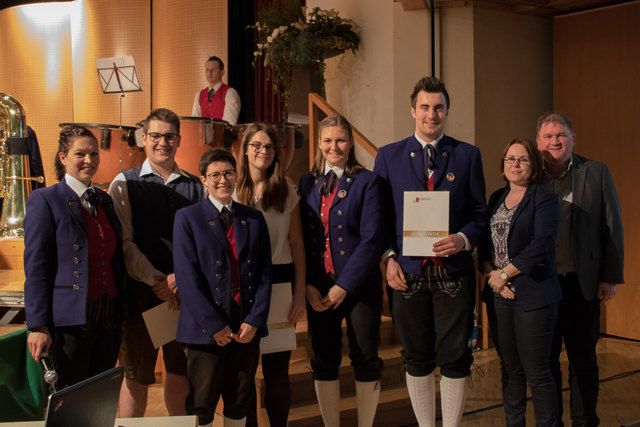 Barbara Gittmair, Alexander Zahrhuber, Astrid Pürstinger, Carina Mayr, Kerstin Höllinger, Martin Brummer, Romana Hochfellner-Forster, Bürgermeister Karl Furthmair﻿. | Foto: MV St. Georgen