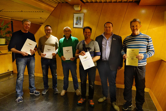 Die Geehrten: Heinrich Kleinlercher, Mario Sir, Karl Dalpra, Arne Hils, Obmann Michael Sussitz und Fritz Dietrich (v.l.) | Foto: Markus Kozubowski