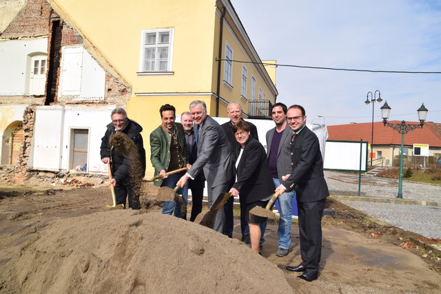 Spatenstich für neues Gemeindeamt in Sieghartskirchen. | Foto: Zeiler