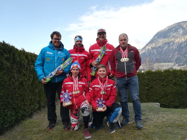 11 ÖSV-Medaillen für das Salzburger Figl-Team. | Foto: SLSV