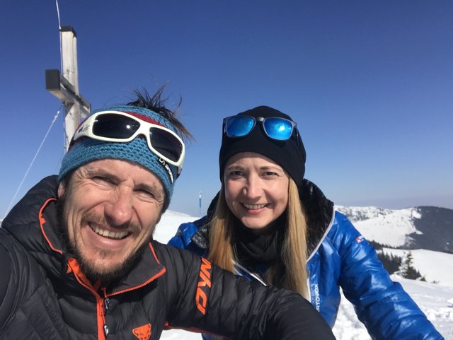 Gabriele Fasching und ihr Partner Chris genießen die Bergluft am liebsten gemeinsam.