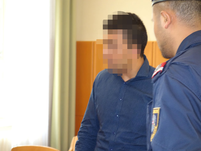 Einer der Angeklagten, der am Landesgericht freigesprochen wurde. | Foto: Probst