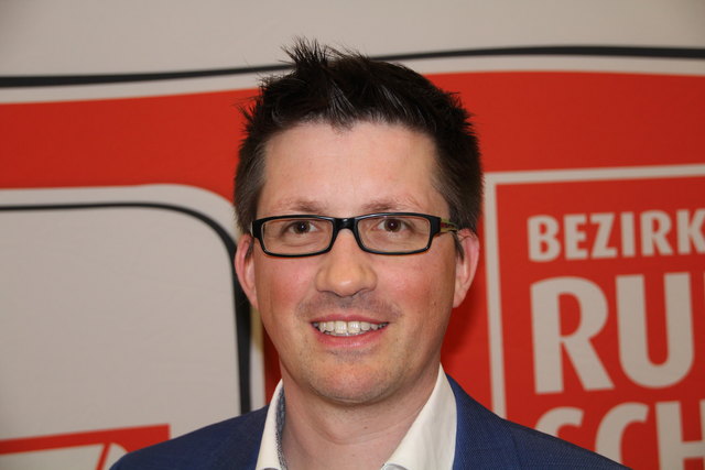 Jury-Mitglied Welf Kleinhanns (eccontis Treuhand GmbH): „Wer die ,120 Sekunden‘ gewinnt, präsentiert eine innovative Idee, bei der wir sofort merken, dass sie uns als Produkt bisher gefehlt hat. Der Sieger muss seine präsentierte Geschäftsidee aber auch leben.“