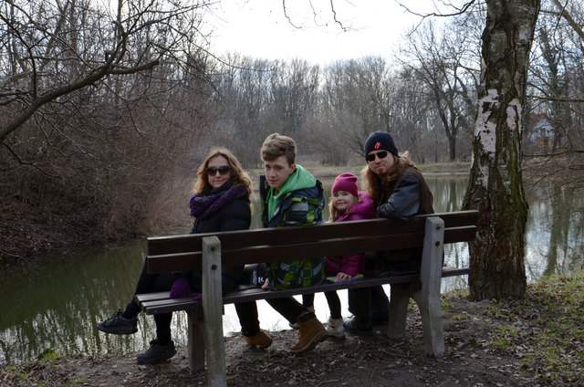 Unsere Familie bei einem Spaziergang in Marienkron