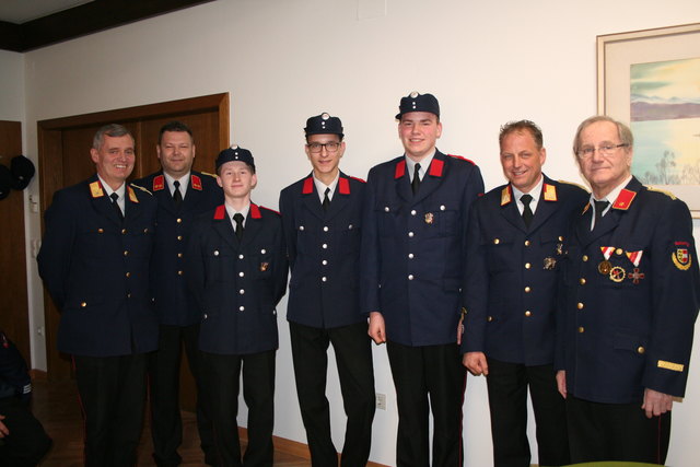 Beförderung zum Feuerwehrmann von drei Kameraden der FF Guttaring | Foto: KK (3)