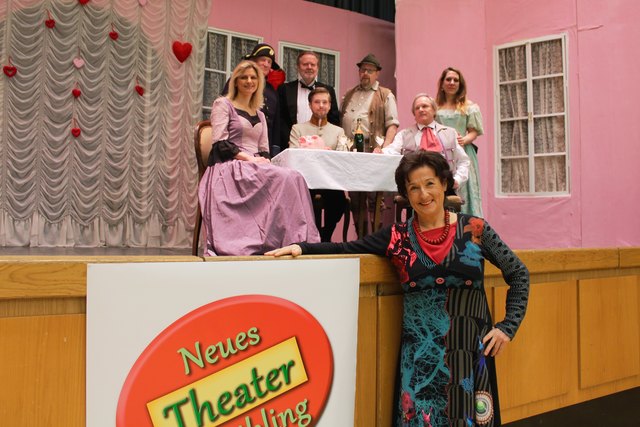 Heidelinde Twaroch ist nicht nur Theaterdirektorin, sie führt in der aktuellen Produktion "Das Sparschwein" von Eugène Labiche auch Regie