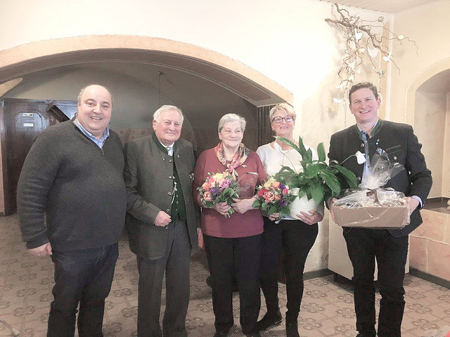 Landesgeschäftsführer Friedrich Bernd Roll, Bezirksgruppenobmann Herbert Lasser, Ingrid Steinegger, Hannelore Wölfler,  NRAbg. Bgm. Andreas Kühberger (v.l.).
﻿ | Foto: KK