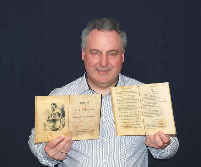 Stille Nacht Forscher Martin Reiter fand den ältesten Druck von Stille Nacht außerhalb Europas, gedruckt 1840 in New York.