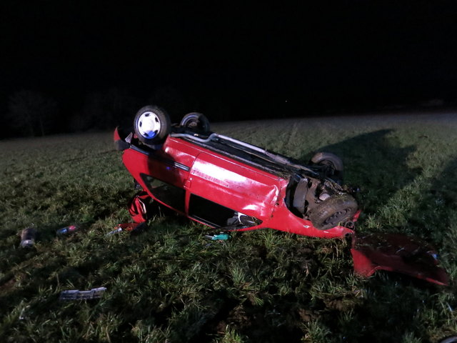 Das Auto wurde bei dem Unfall aufs Dach "gestellt" | Foto: FF St. Thomas am Zeiselberg