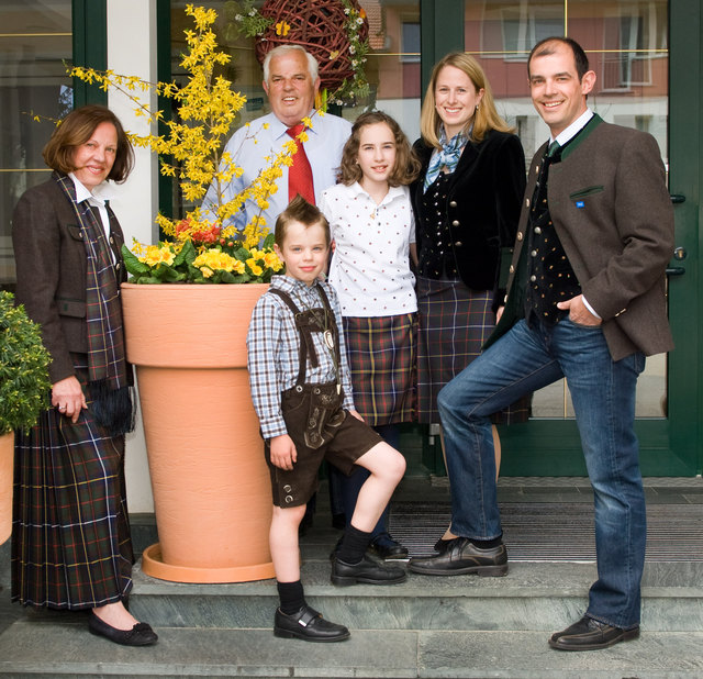 Pfeffermühle-Wirt Karl Kogler mit Familie | Foto: KK/Pfeffermühle