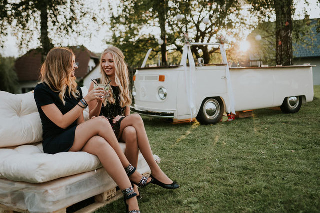 Die "Bulli-Mietbar", im Einsatz bei einer Hochzeit | Foto: Roman Steindl