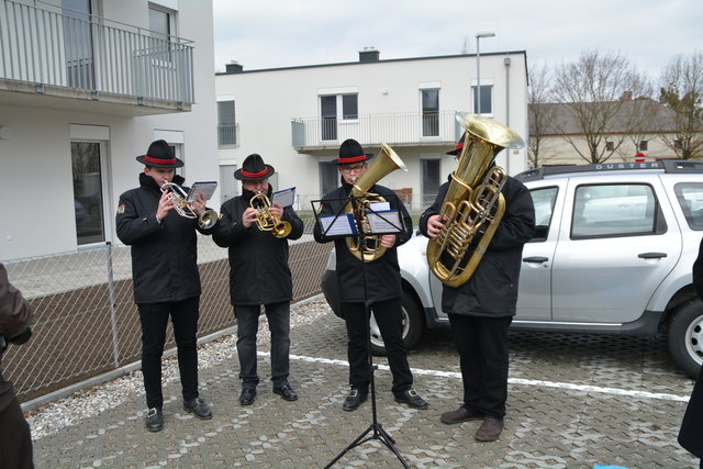 Bei der Eröffnung der neuen Wohnhausanlage in Purgstall spielten die Blasmusikanten auf.