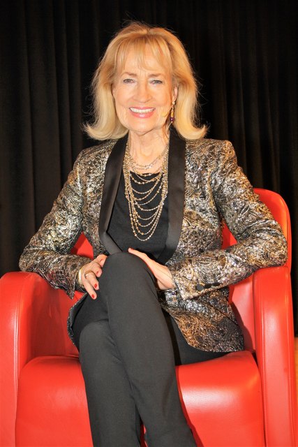 Dagmar Koller faszinierte auf großen Bühnen in  „Der Mann von La Mancha" oder "My Fair Lady" und am roten Sofa in Fernitz-Mellach.