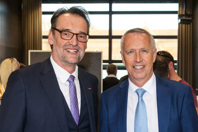 Reinhard Stadler (WKOÖ-Bezirksstellenleiter für Urfahr-Umgebung) und Günther Hosner.
