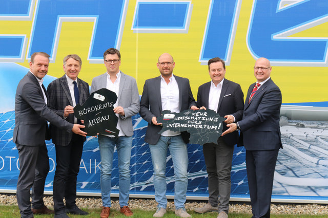 Eine Wirtschaftsbund-Delegation besuchte das Unternehmen EH-Tech in Krottendorf.