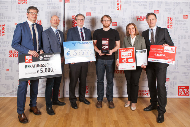 Der Sieger Georg Teufl (3. v. r.) mit Michael Nösslböck, Alexander Egyed, Andreas Pirkelbauer, Angelika Sery-Froschauer und BezirksRundschau Chefredakteur Thomas Winkler (v. l.).