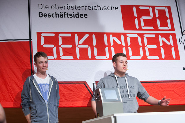 Alexander Brader (l.) und sein Projektpartner.