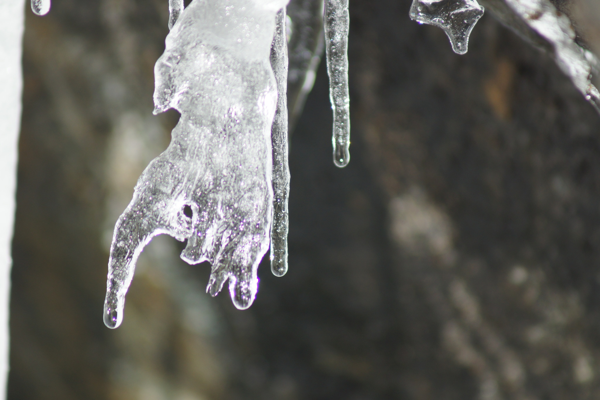 ARZMOOSER WASSERFALL BEI FLINTSBACH RIESIGER EISZAPFEN TRIFFT visual data 4