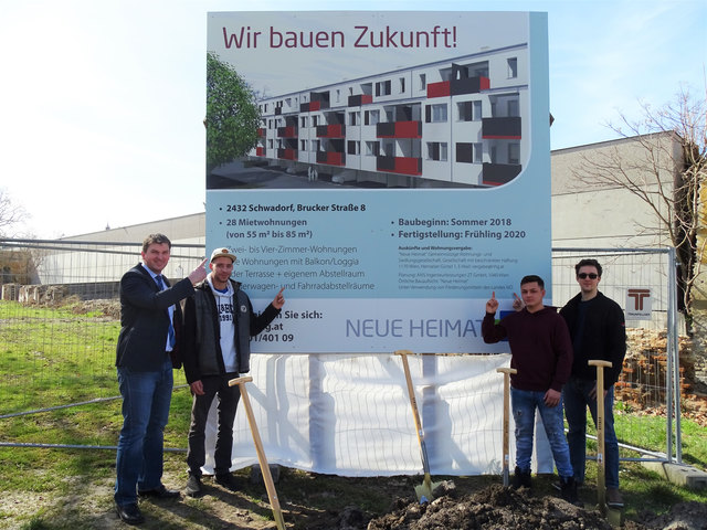 Schwadorf: 2020 sind die Wohnungen der Brucker Straße 8 fertig | Foto: Käfer