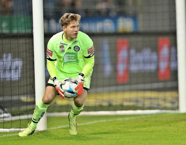 Ganz egal, ob vor Tausenden Zusehern im TV oder vor nur 2.000 Fans in Luxemburg beim Team-Debüt: J. Siebenhandl ist nie nervös. | Foto: GEPA