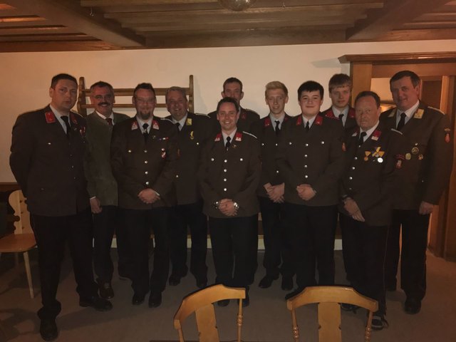 Die Kameraden und Ehrengäste bei der Jahresvollversammlung der Feuerwache Perneck. | Foto: FW Perneck