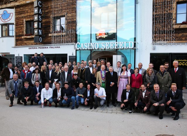 Gruppenbild aller Produzenten und Organisatoren | Foto: © Casino Seefeld, Abdruck honorarfrei