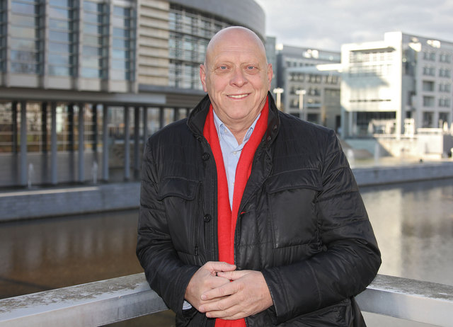 Schwechat: SP-Mandatar Gerhard Razborcan freut sich über Entscheidung zur 3. Piste | Foto: SP SW