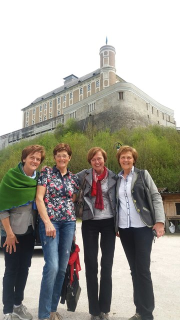 Die vier Schwestern besuchten das Heimatmuseum Schloss Trautenfels. | Foto: Archiv (JR)