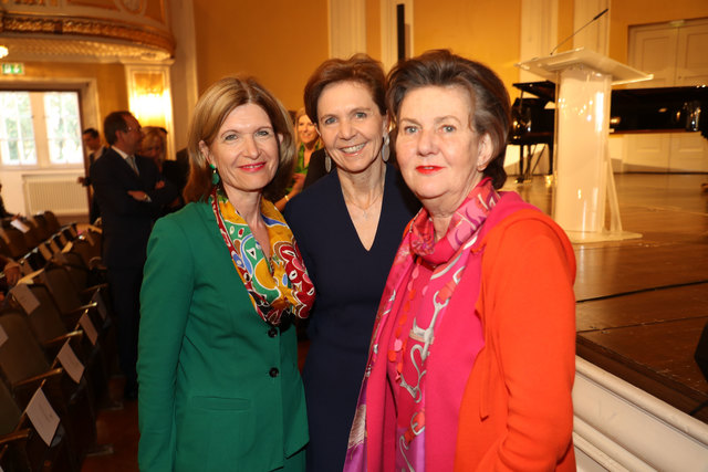 200 Jahre Stille NachtMozarteum SalzburgAuftaktveranstaltungFoto: Franz Neumayr     7.4.2018Im Bild Andrea Eder Gitschthaler, Brigitta Pallauf und Helga Rabl-Stadler | Foto: Neumayr