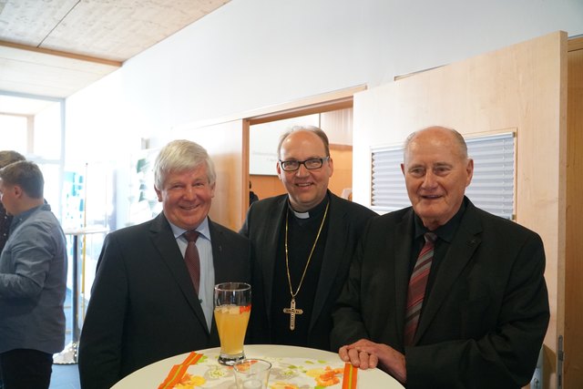 Hermann Glettler (Mitte) mit Dekan Franz Neuner (li) und Alt-Dekan Mons. Ernst Pohler.