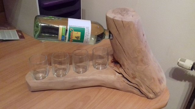 Darf's ein Flascherl Wein sein? Vom Holzer versteht sich. | Foto: zVg