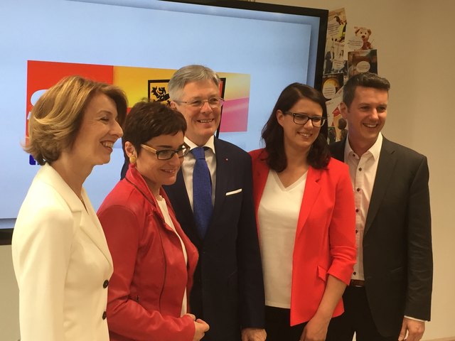 Die Regierungsmannschaft der Kärntner SPÖ (von links): Gaby Schaunig, Beate Prettner, Landeshauptmann Peter Kaiser und die "Neuen" Sara Schaar und Daniel Fellner