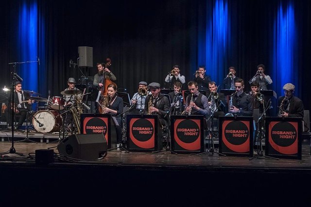 Das Schöcklland Jazzorchestra heizt mit großartigen Swingnummern im Cursaal St. Radegund ein. | Foto: Schöcklland Jazzorchestra FB