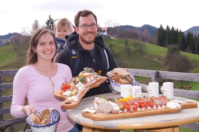 Bettina und Georg Tertinjek führen am Remschnigg direkt an der Grenze mit großer Begeisterung den Serschenhof.