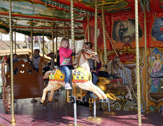 Märchenkarussel | Foto: Semeliker