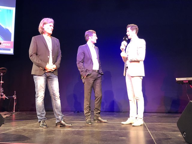 Initiator Eddie Kroll mit Daniel Klier (WOCHE) und Hannes Markowitz (Casino Velden)
