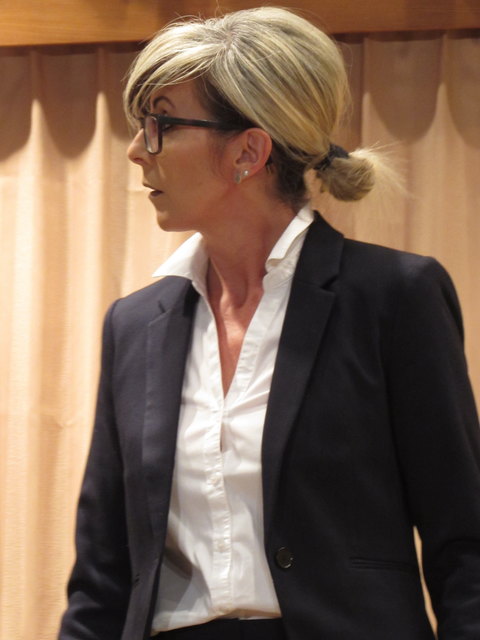 Jessica Höfel (Babsi Ladner) hat eine Tochter, die große Probleme bereitet.