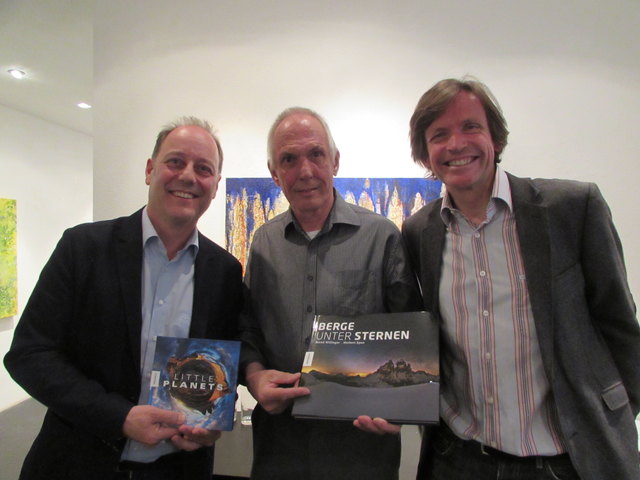 Kurt Tschiderer freute sich Bernd Willinger und Norbert Span im Kunstraum begrüßen zu können.